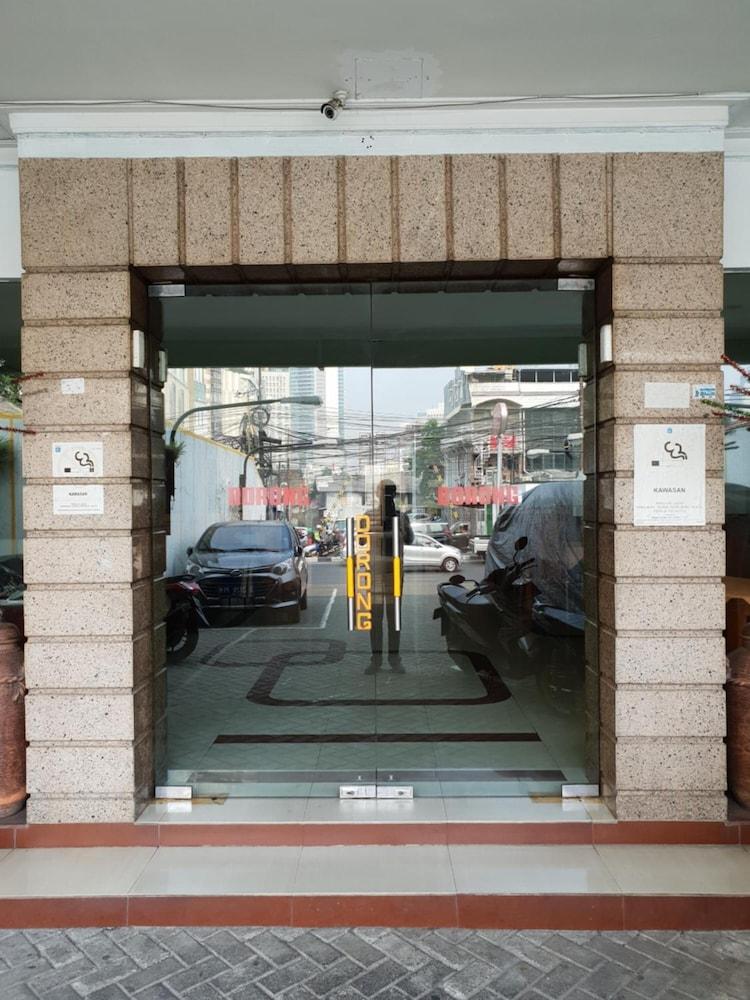 Hotel Caravan Tanah Abang Jakarta Kültér fotó
