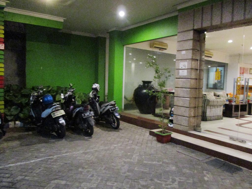 Hotel Caravan Tanah Abang Jakarta Kültér fotó